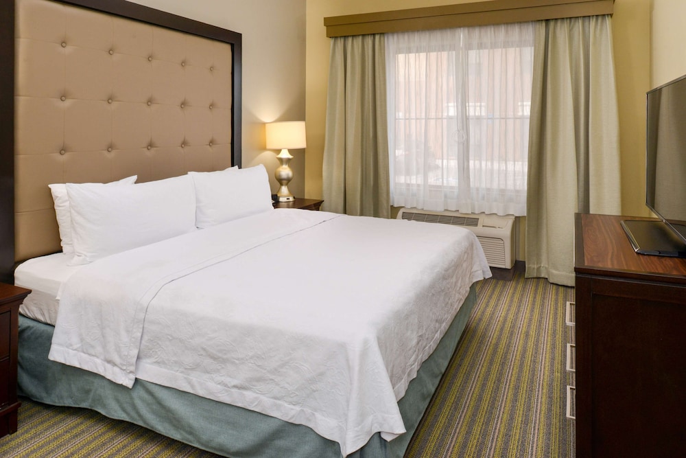 Homewood Suites by Hilton Fresno - photo 12