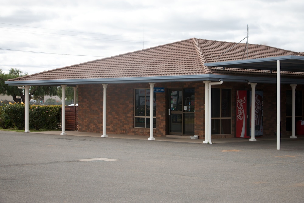 Highway Inn Motel - carbon neutral hotel in Hay