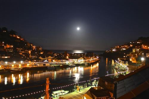 Lanescot Harbour View With Terrace — 4-Star Luxury Hotel in Looe, United Kingdom