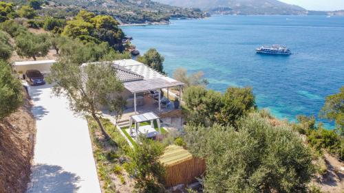 Beach Villa Cavo with private sea access — 4-Star Luxury Hotel in Zakynthos, Greece