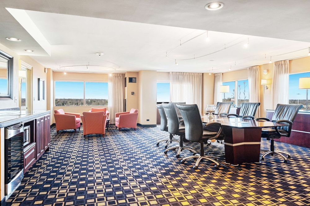 Hilton Chicago Oak Brook Suites - photo 14
