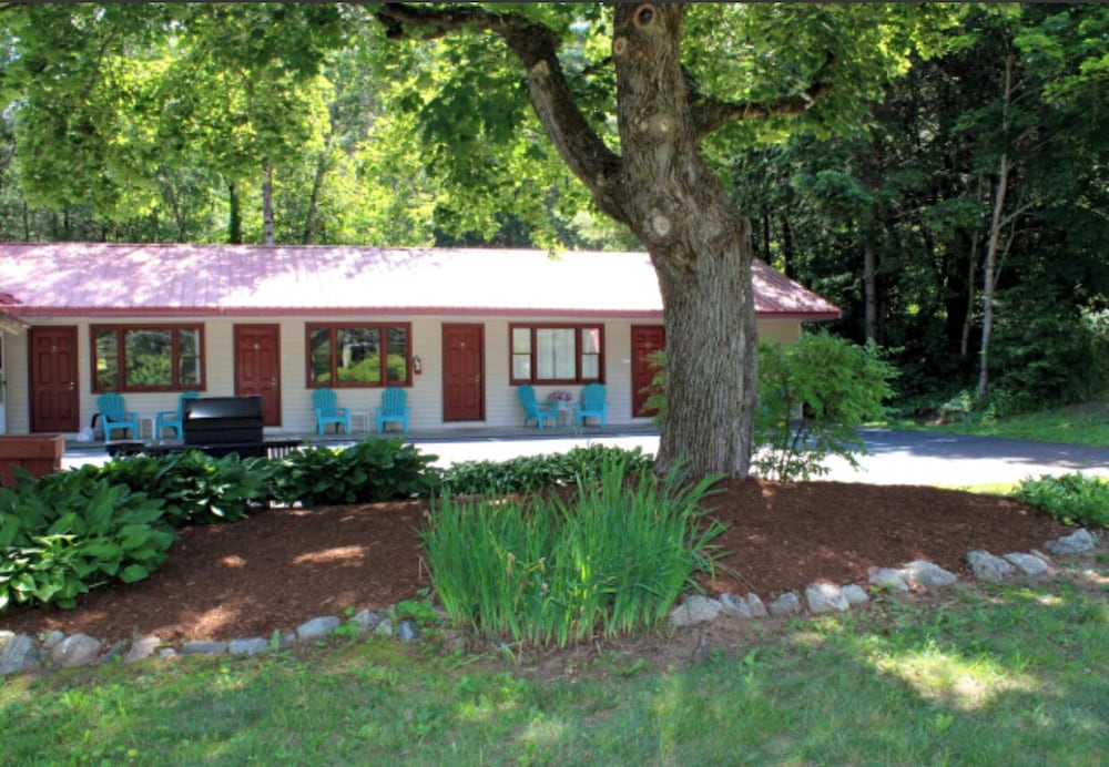 Luzerne Court Motel - photo 21