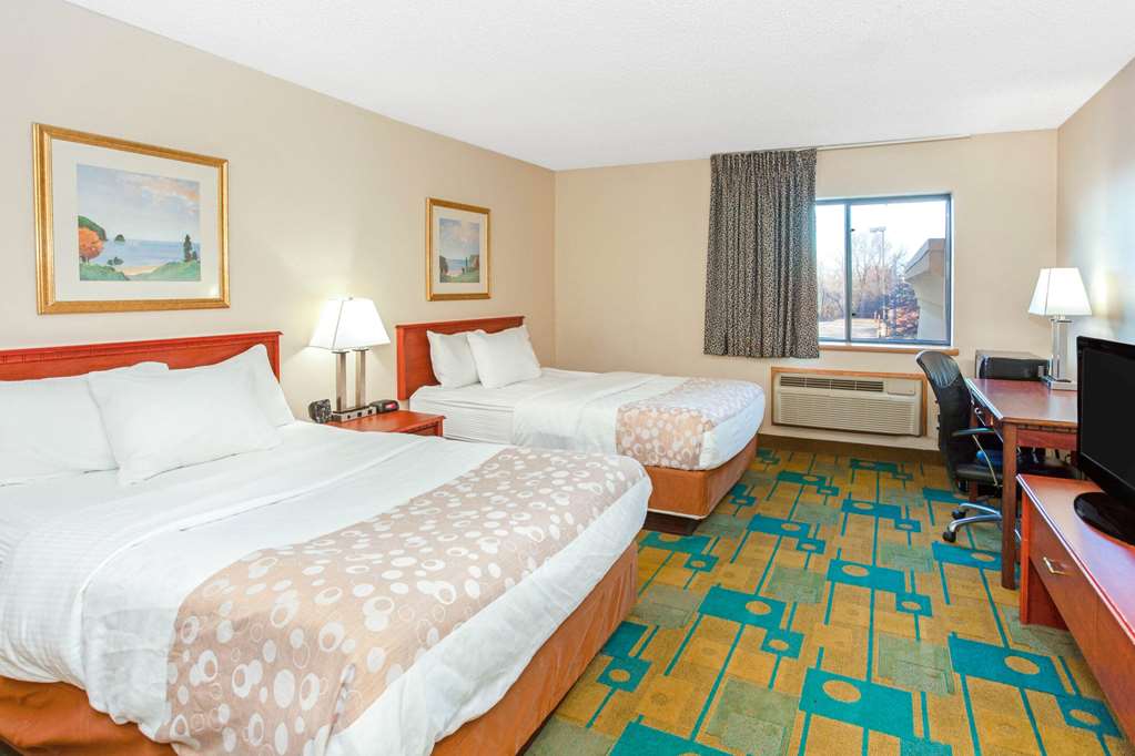 La Quinta Inn by Wyndham Milwaukee Airport Oak Creek - photo 25
