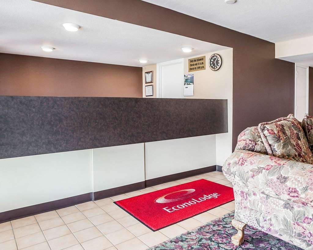 Econo Lodge Jefferson City - photo 6