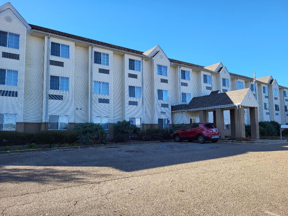 Starkville Inn & Suites - photo 44
