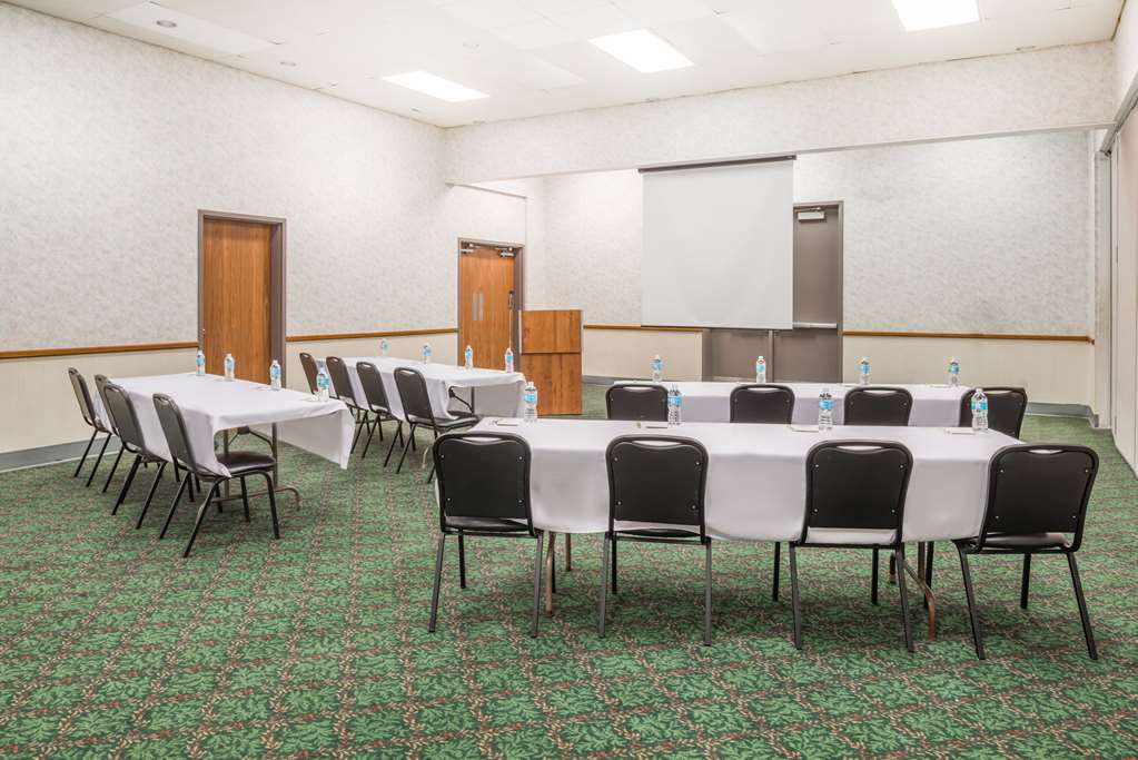 Days Inn by Wyndham Kirksville - photo 13
