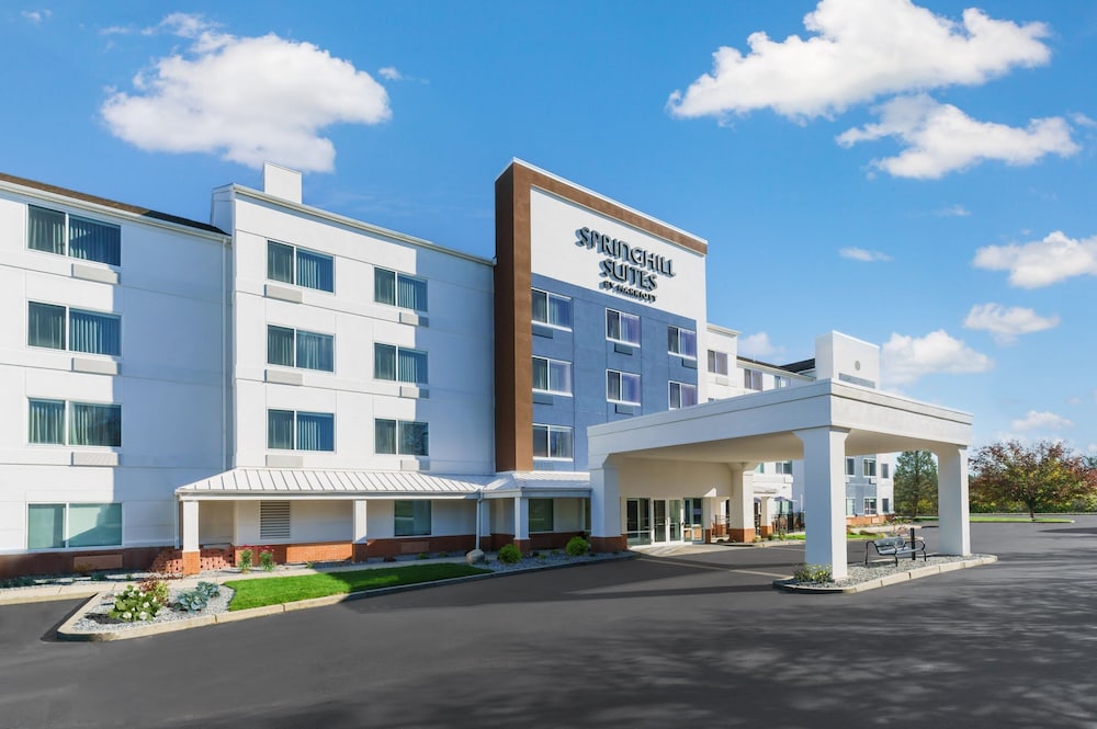 Springhill Suites by Marriott Warwick - carbon neutral hotel in West Warwick