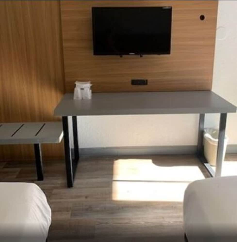 Motel 6 Santa Ana CA - photo 5