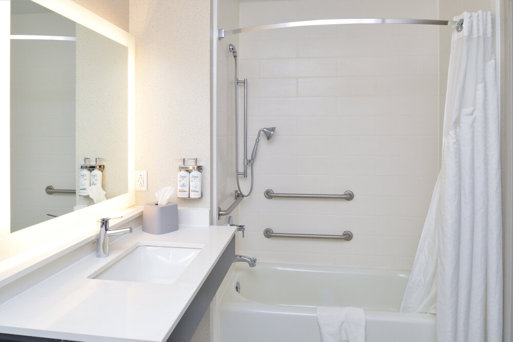 Holiday Inn Express & Suites Carthage by IHG - photo 47