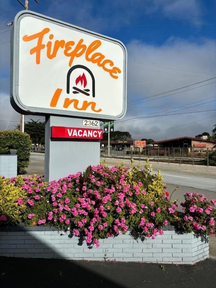 Monterey Fireplace Inn - photo 33
