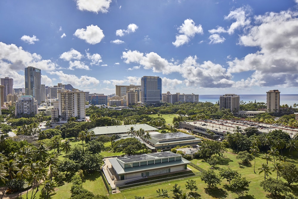 DoubleTree by Hilton Hotel Alana Waikiki Beach - photo 34