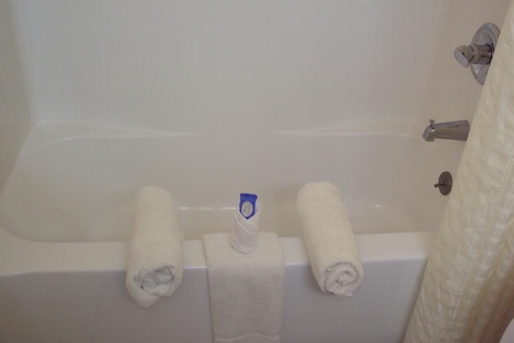 Sunrise Inn Brownsville - photo 19