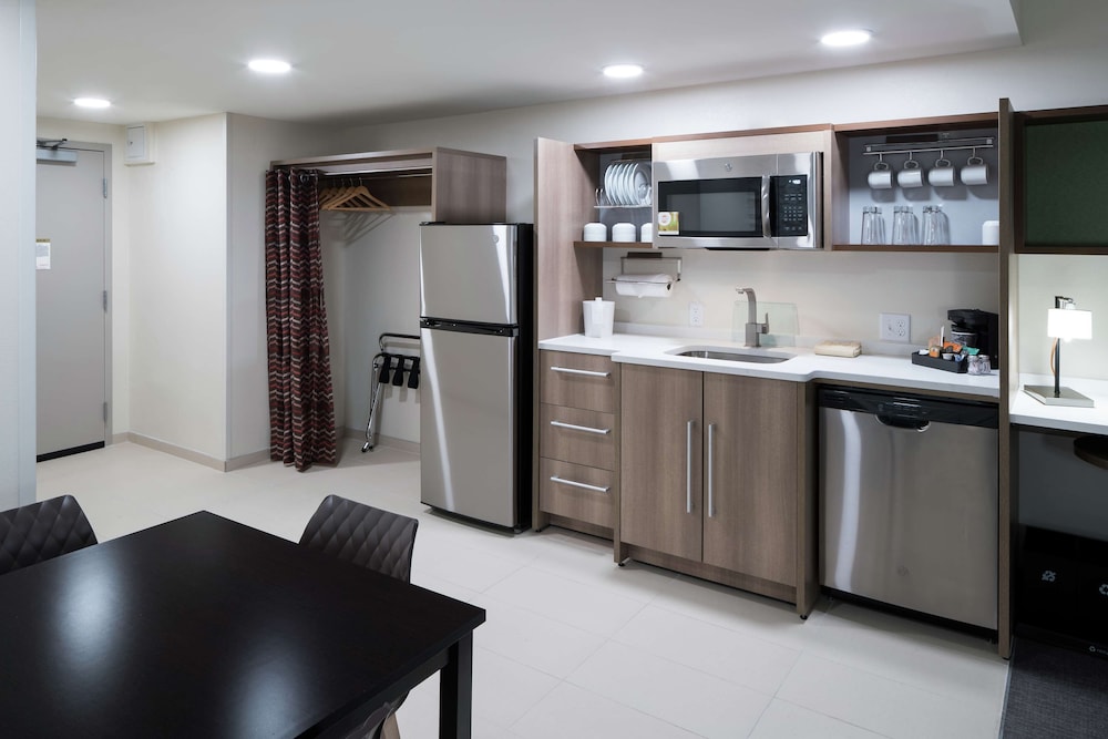 Home2 Suites by Hilton Jacksonville Airport - photo 22