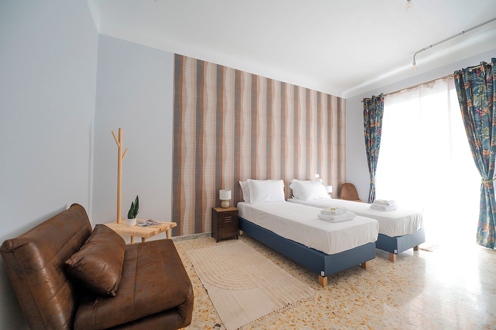 Trastevere Lovely 2 BR Apartment — 4-Star Luxury Hotel in Rome, Italy
