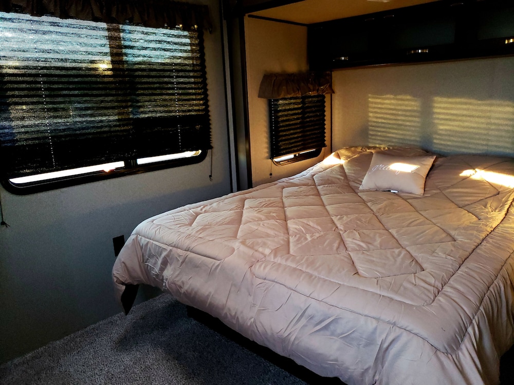 Grand Canyon RV Glamping - photo 3