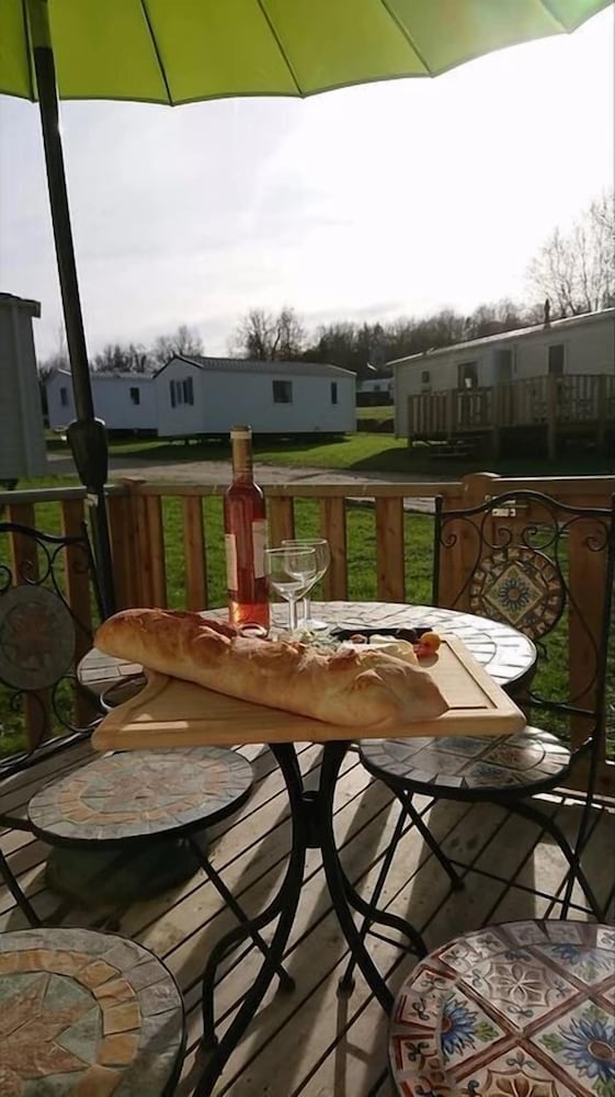 Le Cabri Resort - carbon neutral hotel in Duras