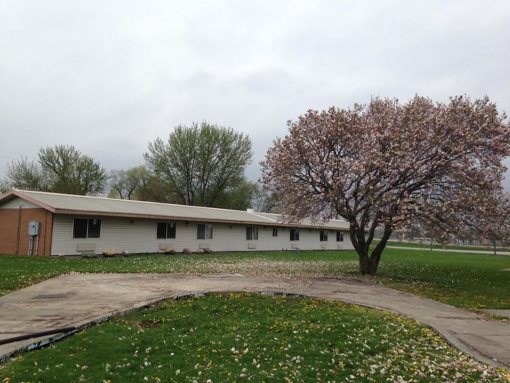 Economy Inn Lafayette - photo 21