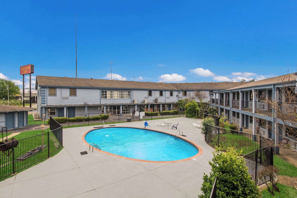 Rodeway Inn Conference Center - photo 25