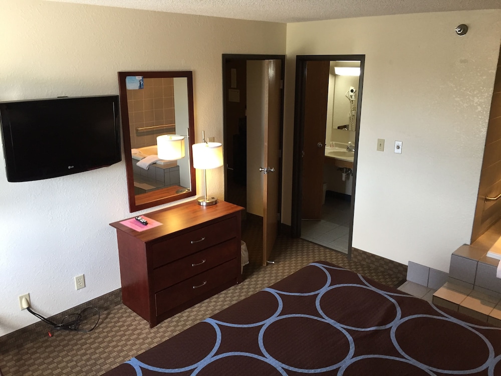 Super 8 by Wyndham Cuba - photo 20
