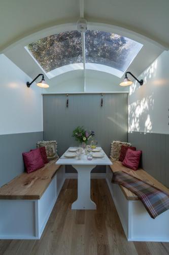 Bannfield shepherds hut — Ballymoney — photo 5
