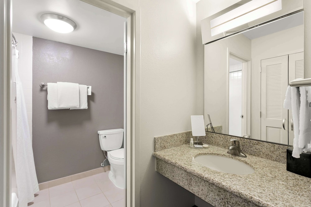 Sonesta Select Greenbelt College Park - photo 21