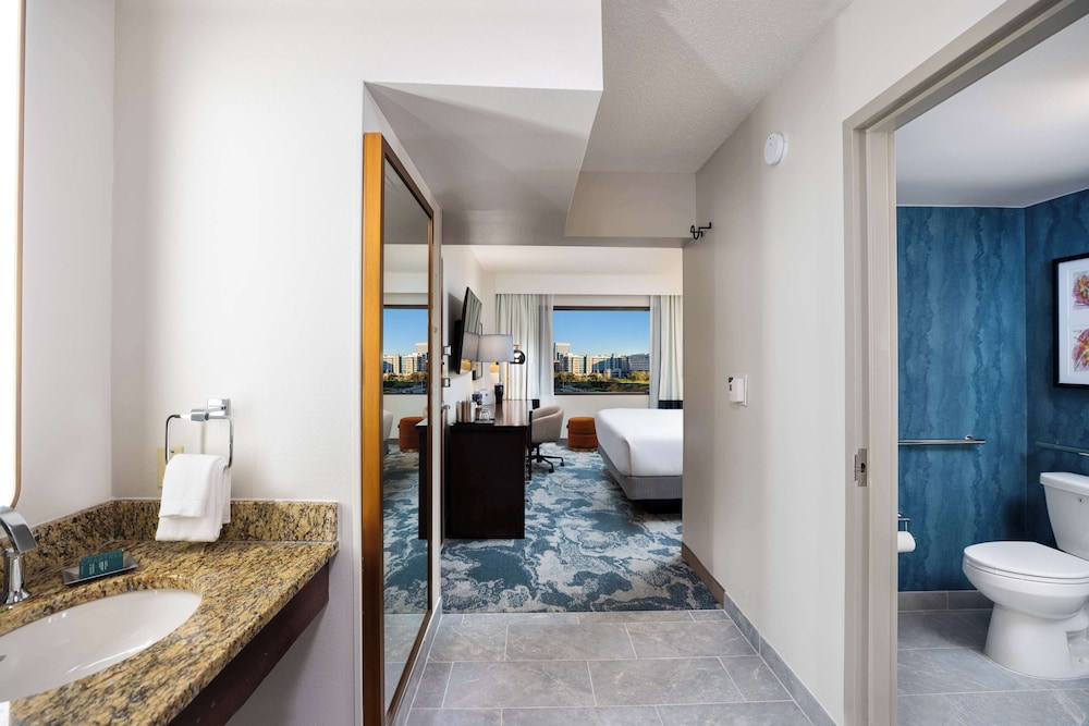 DoubleTree by Hilton Houston Medical Center Hotel & Suites - photo 32