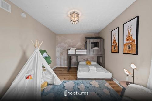 3BR Condo for 7 Only 3 Miles to Ark Encounter — 4-Star Luxury Hotel in Williamstown, United States