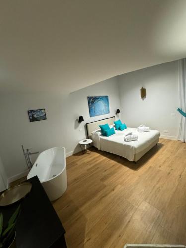 La Maison Toledo — 4-Star Luxury Hotel in Naples, Italy