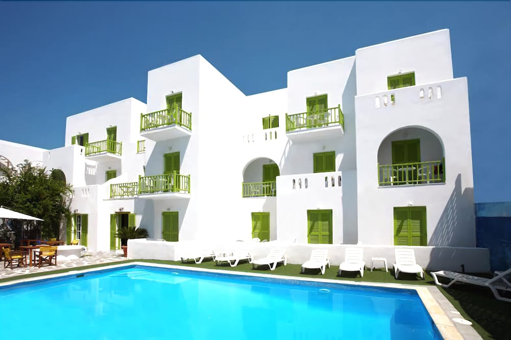 Siren Rooms & Apartments — 4-Star Luxury Hotel in Paros, Greece