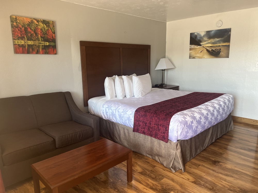 Red Carpet Inn Medford in Medford, United States