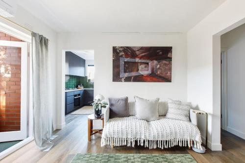 Sage Haven Laidback St Kilda Beach Living — 4-Star Luxury Hotel in Melbourne, Australia