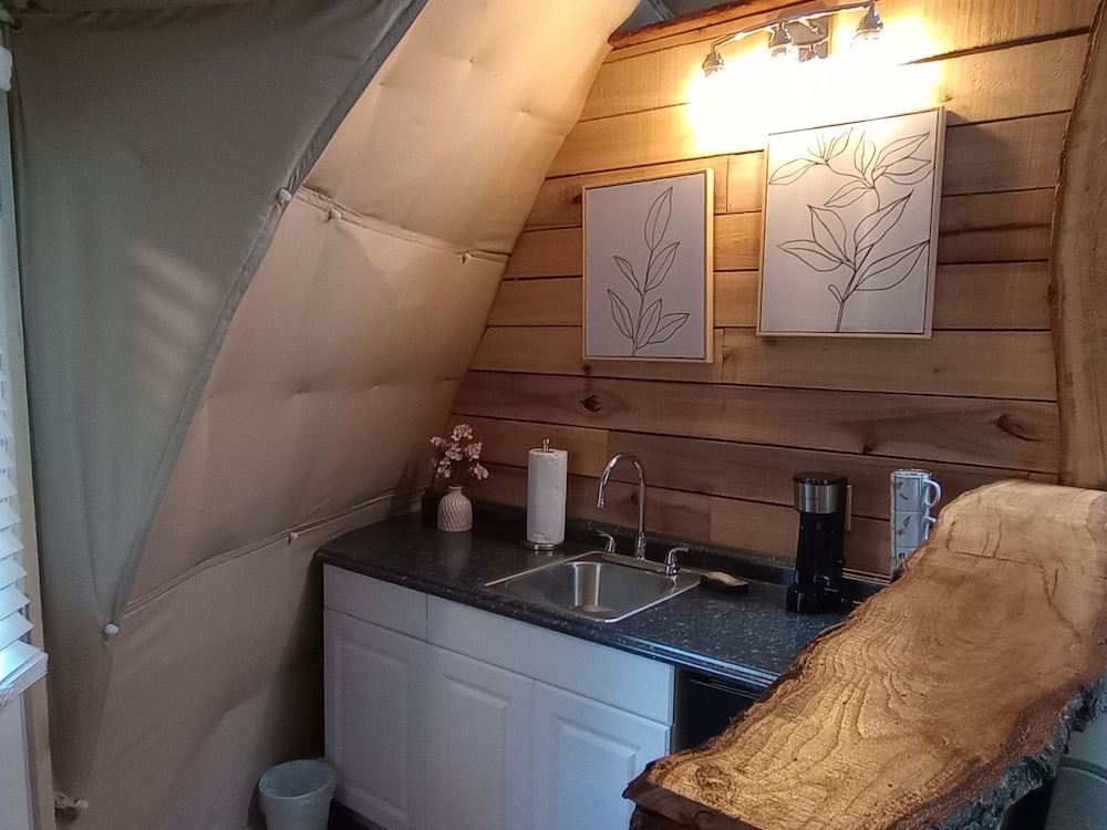 GlampOut Resort Elk River - photo 4