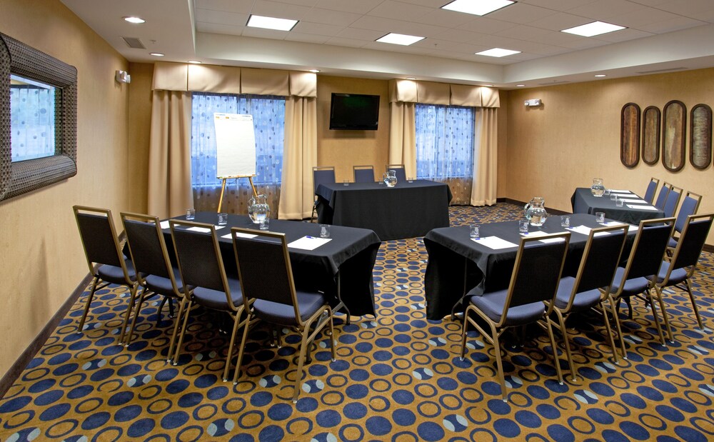 Holiday Inn Express Hotel & Suites Richfield by IHG - photo 45