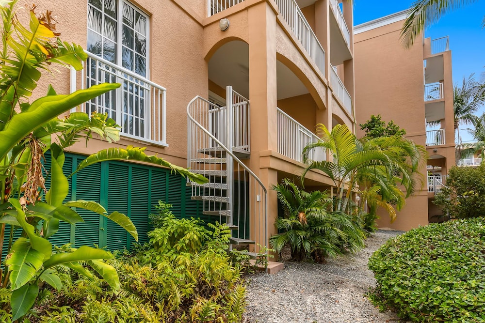Resort View 1BR Suite With Direct Pool Access - photo 14