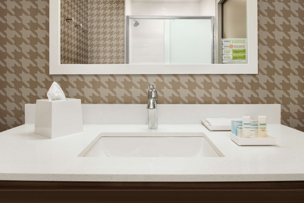 Home2 Suites by Hilton Bismarck - photo 28
