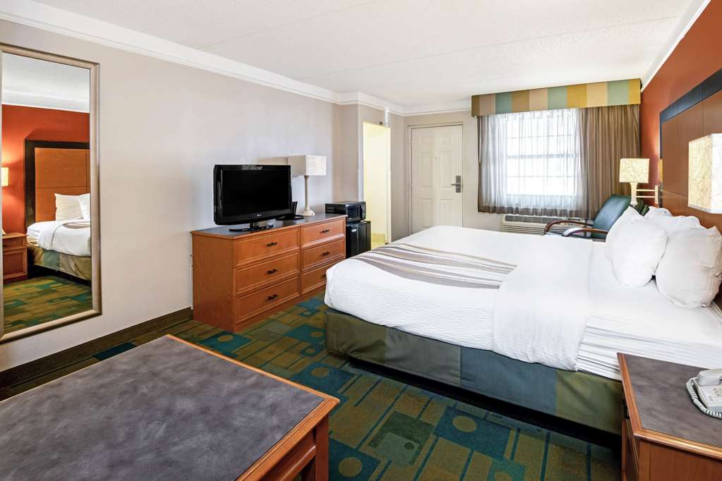 La Quinta Inn by Wyndham Amarillo Mid City - photo 16