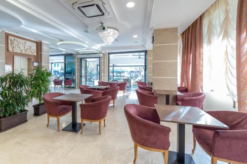 Hotel Bamby e Delfino — Gatteo A Mare — photo 4