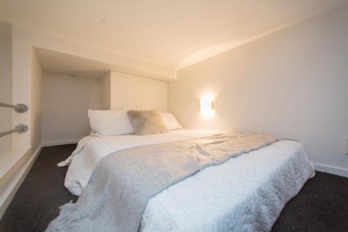 Urban Chic Loft Off Queen Street - last minute hotel in Auckland