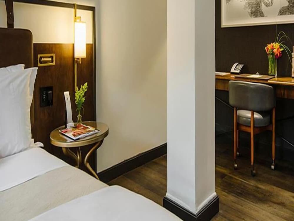 Refinery Hotel - photo 8