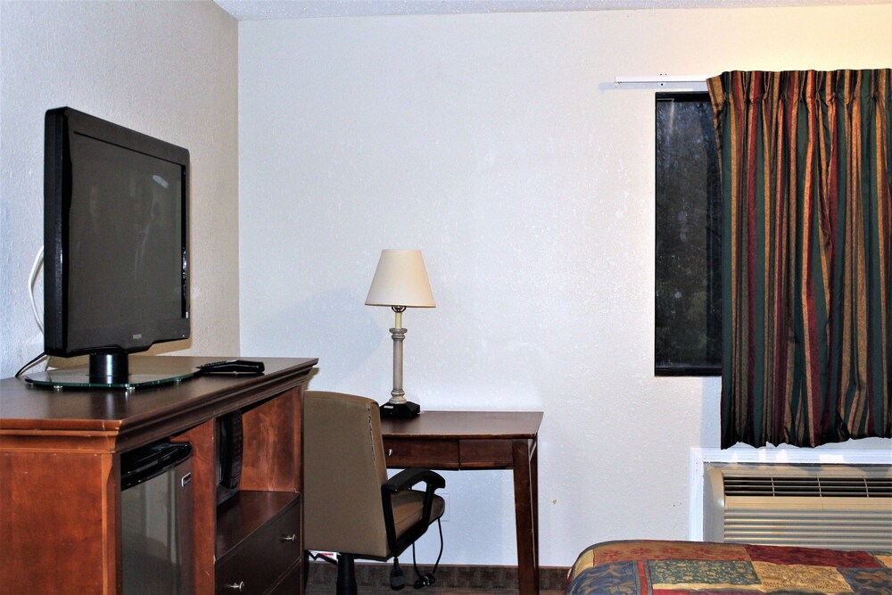 Airport Inn Chattanooga - photo 4