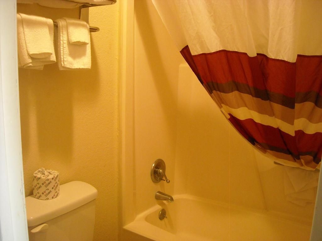 Bastrop Inn - photo 10