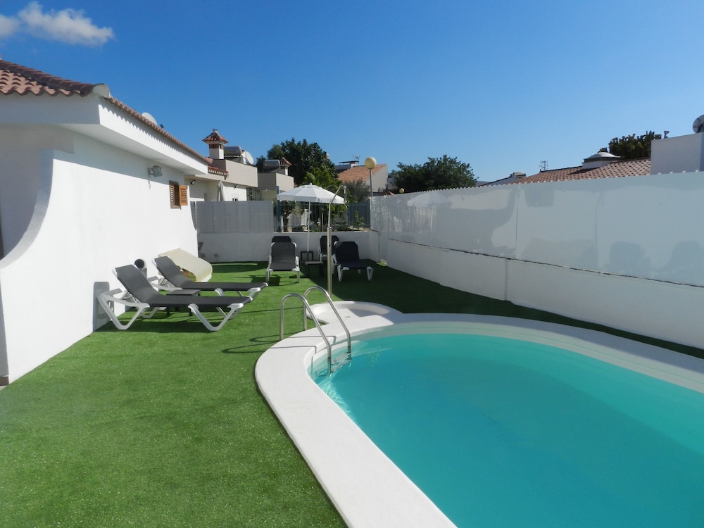 Beach Boys Resort Men Only solo hombres in Maspalomas, Spain