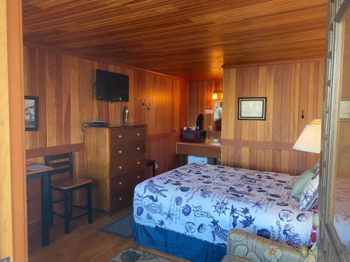 Whistling Winds Motel - photo 46