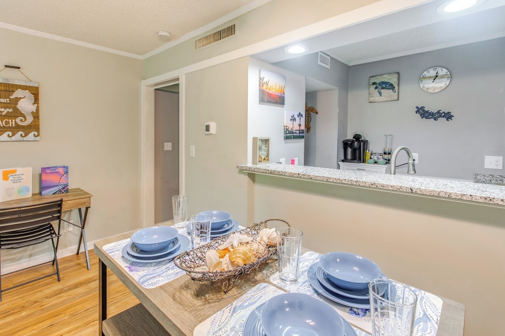 Walk to Beach and Barefoot Landing Resort Condo - photo 13