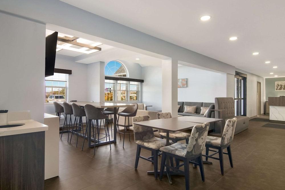 MainStay Suites Clarion PA near I 80 - photo 33