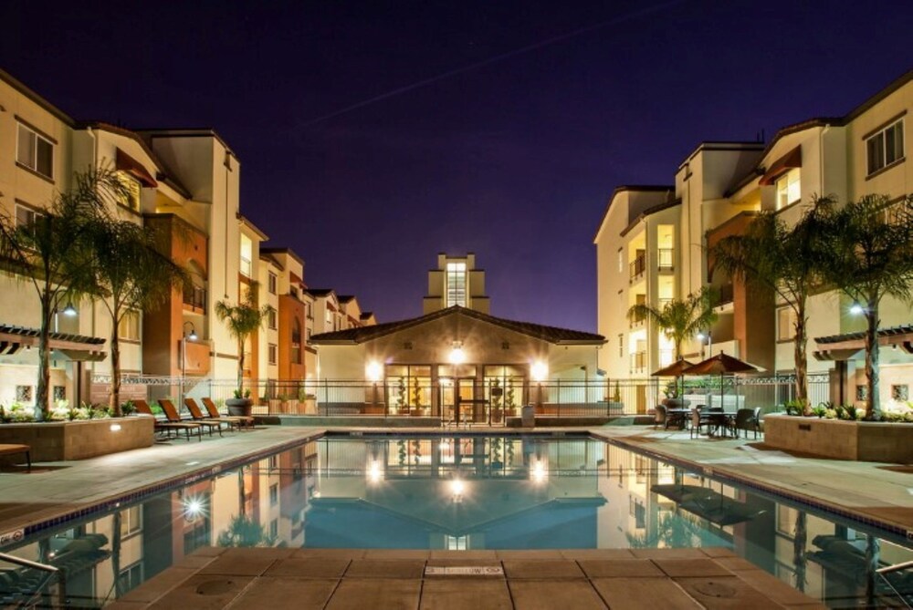 Global Luxury Suites in Sunnyvale — 4-Star Luxury Hotel in Sunnyvale, United States