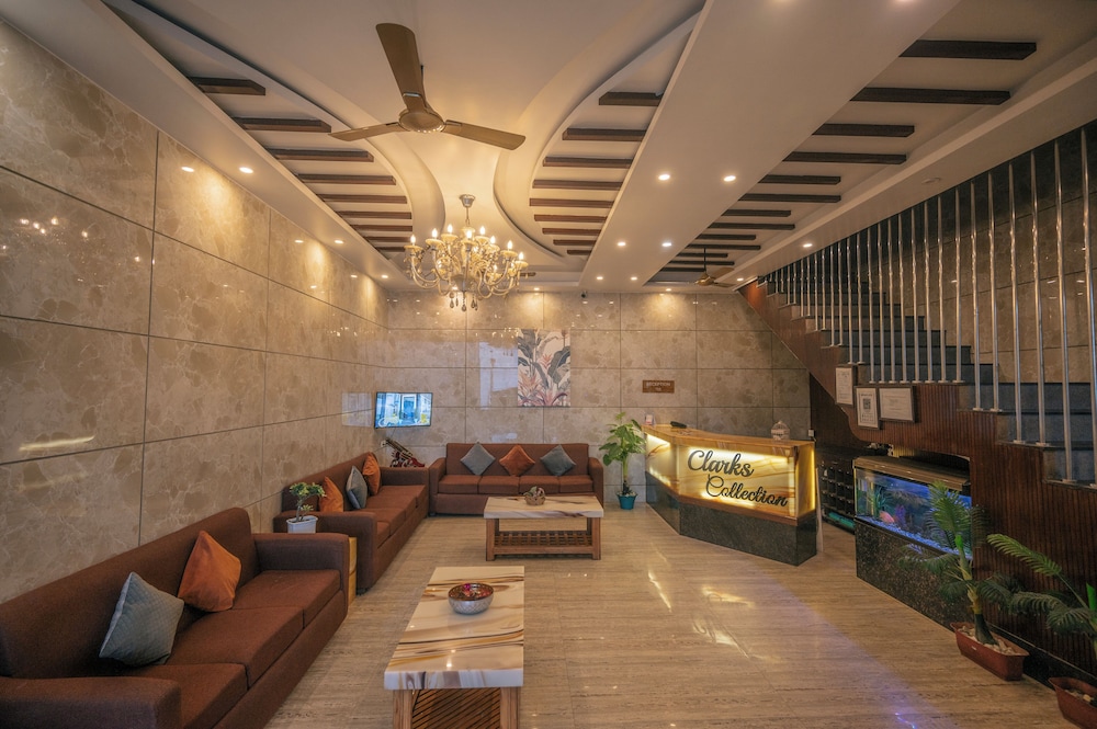 Clarks Collection Lansdowne in Lansdowne, India