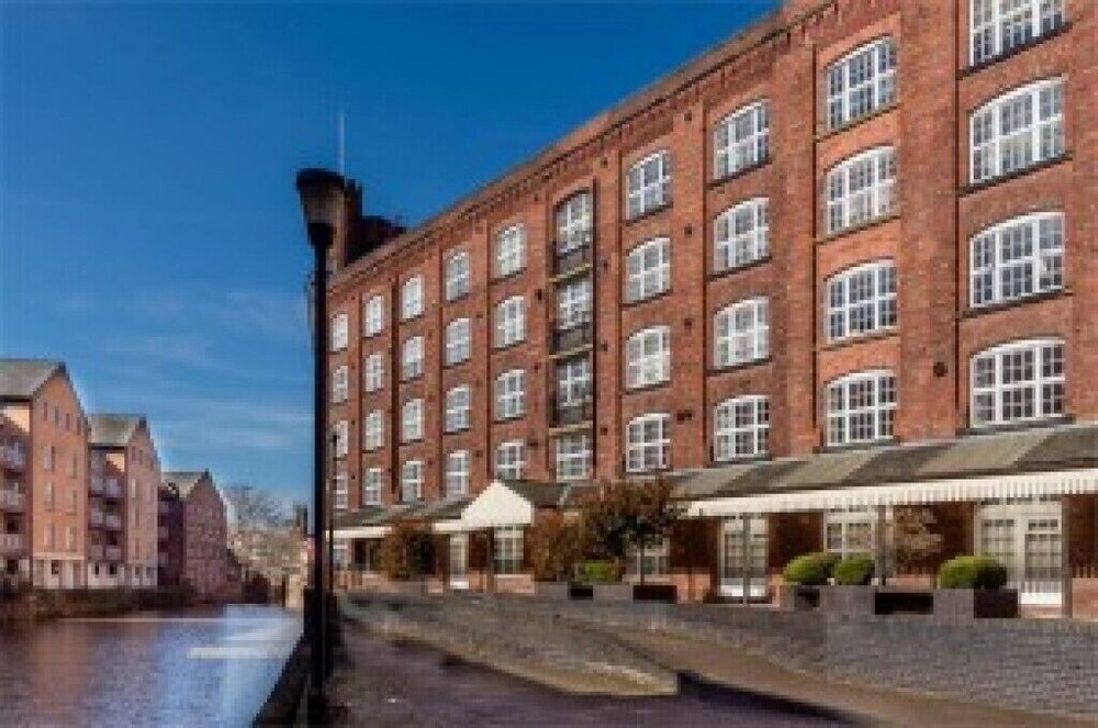 58 Cocoa Suites Riverside Studio with Parking in York, United Kingdom