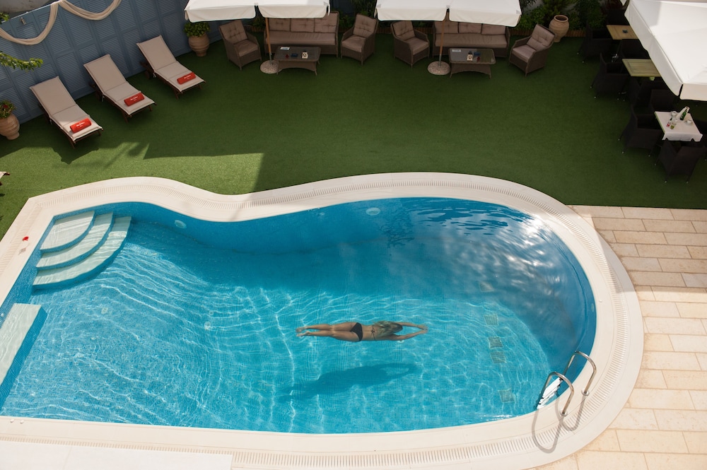 Anna Platanou Hotel - carbon neutral hotel in Paros