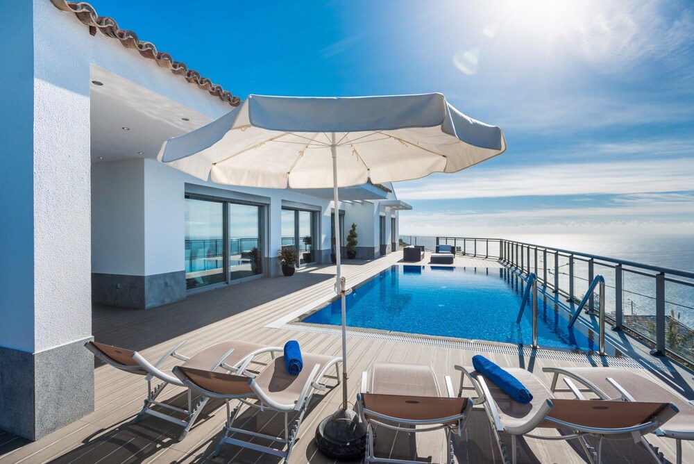 Villa São Lourenço by MHM — 4-Star Luxury Hotel in Faja Da Ovelha, Portugal